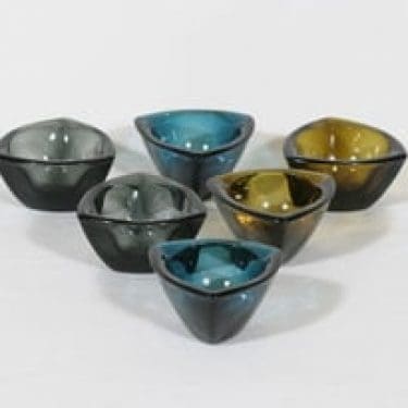 Nuutajärvi Häränsilmä tuhka-astiat, eri värejä, 6 kpl, suunnittelija Kaj Franck, pieni