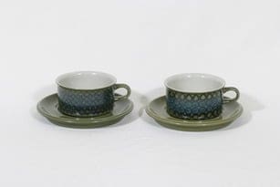 Arabia S 3 teekupit, 27 cl, 2 kpl, suunnittelija Hilkka-Liisa Ahola, 27 cl, käsinmaalattu, signeerattu, retro