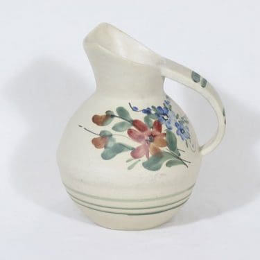 Kupittaan savi 242 kaadin, käsinmaalattu, suunnittelija Eva Suija, käsinmaalattu, signeerattu