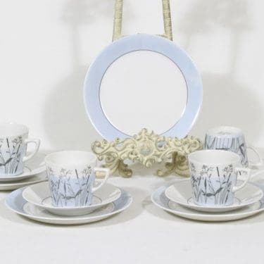 Arabia Kesä kahvikupit ja lautaset, signeeratttu, 4 kpl, suunnittelija Esteri Tomula, signeeratttu, painettu ja maalattu