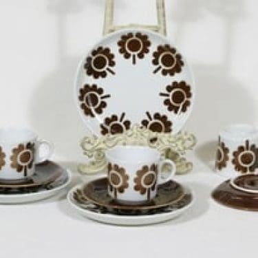 Arabia BR kahvikupit ja lautaset, ruskea, 3 kpl, suunnittelija Göran Bäck, puhalluskoriste, retro, nimetön koriste