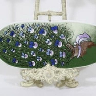 Arabia koristelaatta, Lemmen kimppu, suunnittelija Heljä Liukko-Sundström, Lemmen kimppu, serikuva