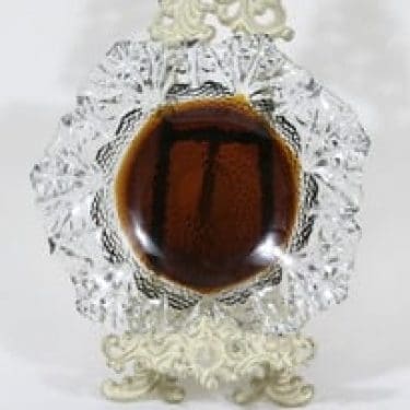 Humppila Kasvimaalla vati, signeeratttu, suunnittelija Pertti Santalahti, signeeratttu