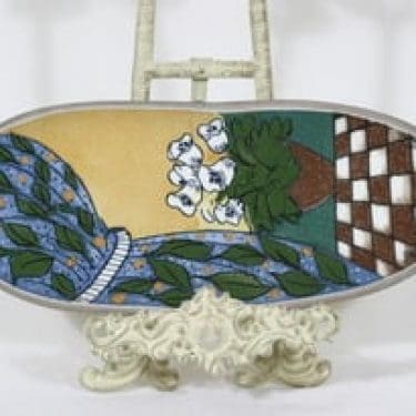 Arabia koristelaatta, Kodin ilo, suunnittelija Heljä Liukko-Sundström, Kodin ilo, suuri, serikuva