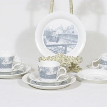 Arabia kahvikupit ja lautaset, tilattu koriste, 3 kpl, suunnittelija , tilattu koriste, serikuva