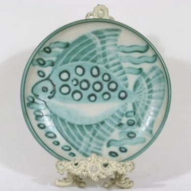 Kupittaan savi 205 seinälautanen, käsinmaalattu, suunnittelija , käsinmaalattu, kupariväri, signeerattu