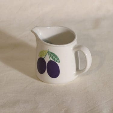 Arabia Pomona kermanekka, luumu, suunnittelija Raija Uosikkinen, luumu, 0.18 l