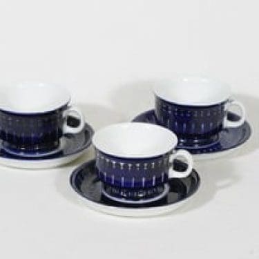 Arabia Valencia mokkakupit, käsinmaalattu, 3 kpl, suunnittelija Ulla Procope, käsinmaalattu, signeerattu