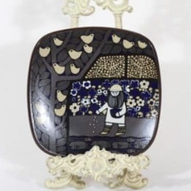 Arabia Kalevala vuosilautanen, 1976, suunnittelija Raija Uosikkinen, 1976, serikuva, Kalevala-aihe