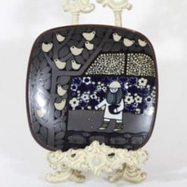 Arabia Kalevala vuosilautanen, 1976, suunnittelija Raija Uosikkinen, 1976, serikuva, Kalevala-aihe