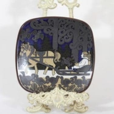 Arabia Kalevala vuosilautanen, 1984, suunnittelija Raija Uosikkinen, 1984, serikuva, Kalevala-aihe