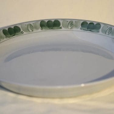 Arabia Green Laurel paistivati, käsinmaalattu, suunnittelija , käsinmaalattu