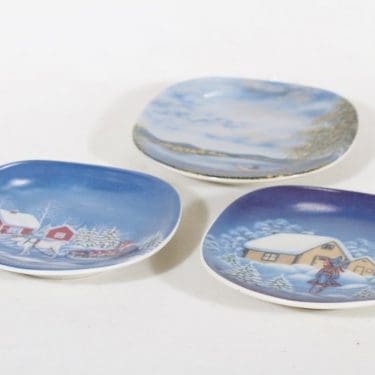 Arabia koristelautaset, 4 kpl, suunnittelija Anita Rantanen-Siemers, pieni, serikuva