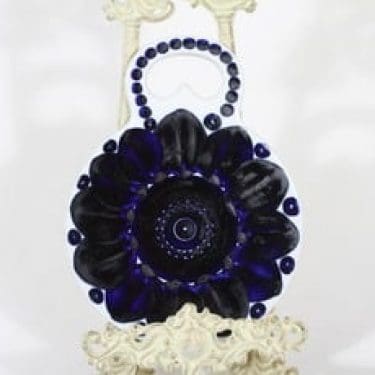 Arabia Valencia talouslevy, käsinmaalattu, suunnittelija Ulla Procope, käsinmaalattu, signeerattu