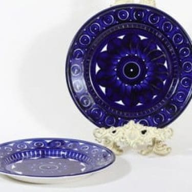 Arabia Valencia lautaset, matala, 2 kpl, suunnittelija Ulla Procope, matala, käsinmaalattu, signeerattu