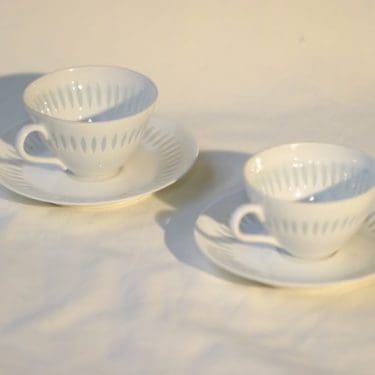 Arabia Helmi riisiposliinikupit, 2 kpl, suunnittelija Friedl Holzer-Kjellberg,