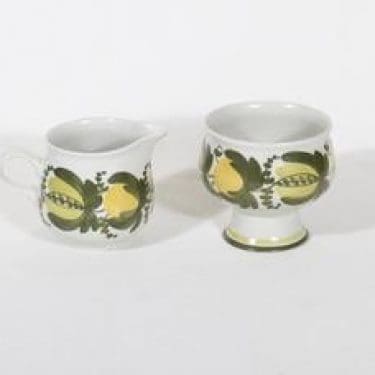 Arabia PW kermakko, käsinmaalattu, suunnittelija Raija Uosikkinen, käsinmaalattu, signeerattu