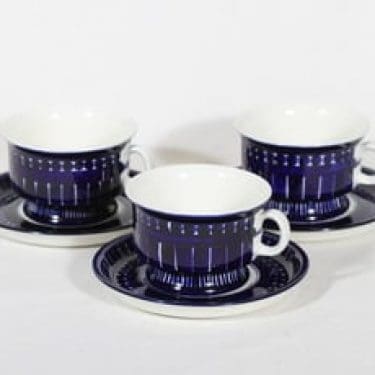 Arabia Valencia teekupit, 22.5 cl, 3 kpl, suunnittelija Ulla Procope, 22.5 cl, käsinmaalattu, signeerattu