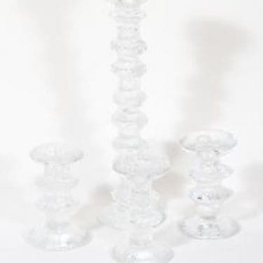 Iittala Festivo kynttilänjalat, eri kokoja, 4 kpl, suunnittelija Timo Sarpaneva, eri kokoja, signeerattu
