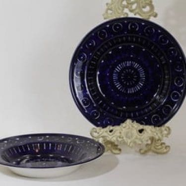 Arabia Valencia lautaset, syvä, 2 kpl, suunnittelija Ulla Procope, syvä, käsinmaalattu, signeerattu