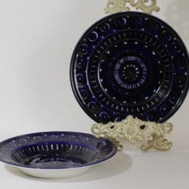 Arabia Valencia lautaset, syvä, 2 kpl, suunnittelija Ulla Procope, syvä, käsinmaalattu, signeerattu