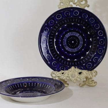 Arabia Valencia lautaset, syvä, 2 kpl, suunnittelija Ulla Procope, syvä, käsinmaalattu, signeerattu