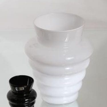 Nuutajärvi Marlene maljakot, eri kokoja, 2 kpl, suunnittelija Kerttu Nurminen, eri kokoja