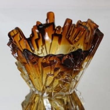 Humppila maljakko, signeerattu, suunnittelija Pertti Santalahti, signeerattu, pieni