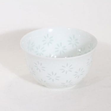 Arabia FK/38 malja, riisiposliini, suunnittelija Friedl Holzer-Kjellberg, riisiposliini, massasigneerattu