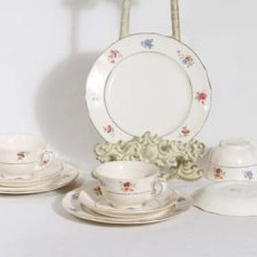 Arabia Sirkka kahvikupit ja lautaset, 3 kpl, suunnittelija Esteri Tomula, siirtokuva