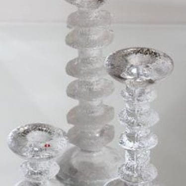 Iittala Festivo kynttilänjalat, eri kokoja, 3 kpl, suunnittelija Timo Sarpaneva, eri kokoja, signeerattu