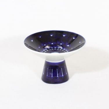 Arabia Valencia kynttilänjalka, käsinmaalattu, suunnittelija Ulla Procope, käsinmaalattu, signeerattu