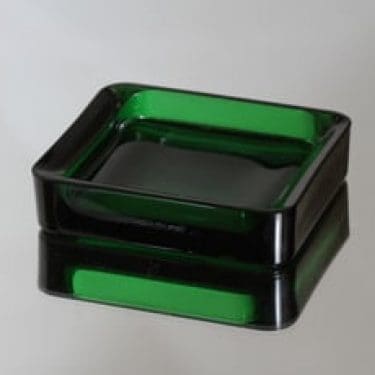 Nuutajärvi Campus tuhka-astia, vihreä, suunnittelija Heikki Orvola,