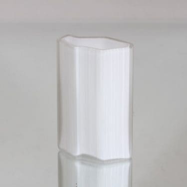 Iittala 2780 maljakko, valkoinen, suunnittelija Tapio Wirkkala, pieni