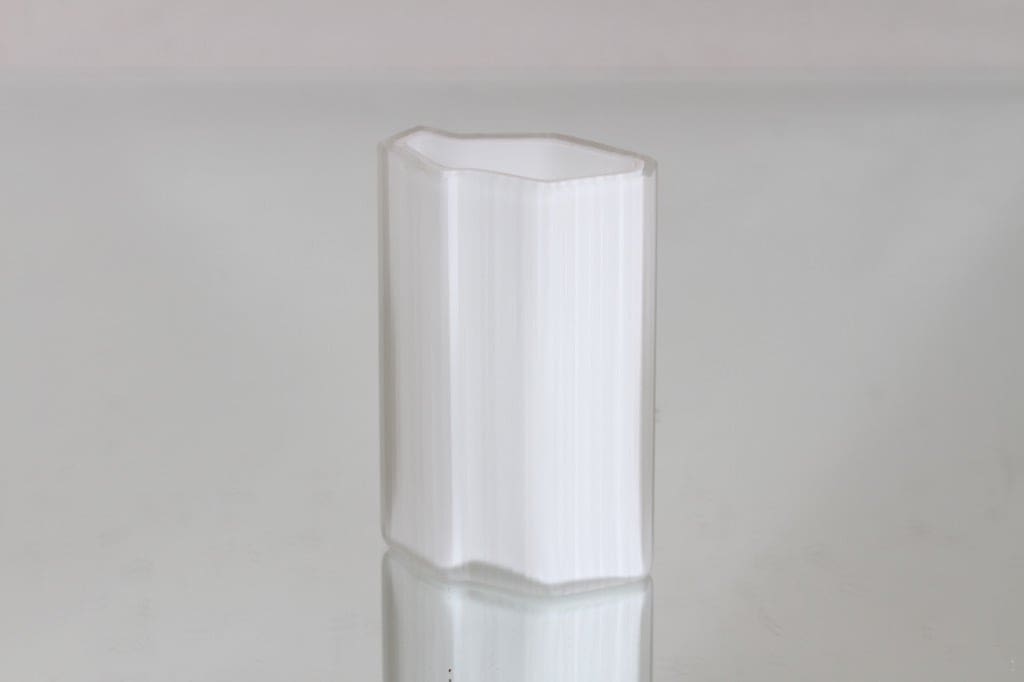 Iittala 2780 maljakko, valkoinen, suunnittelija Tapio Wirkkala, pieni