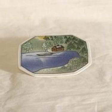 Arabia seinälautanen, Finnair, suunnittelija Heljä Liukko-Sundström, Finnair, tilattu koriste