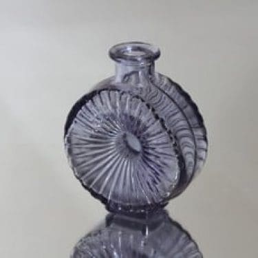 Riihimäen lasi Aurinkopullo koristepullo, koko ¼, suunnittelija Helena Tynell, koko ¼, pieni, sävy VII