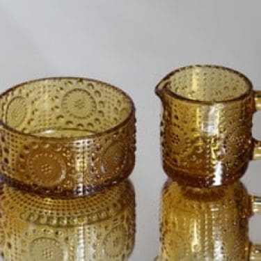 Riihimäen lasi Grapponia sokerikko ja kermakko, amber, suunnittelija Nanny Still,