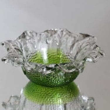 Humppila Kasvimaalla malja, signeerattu, suunnittelija Pertti Santalahti, signeerattu, pieni