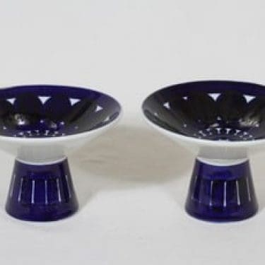 Arabia Valencia kynttilänjalat, käsinmaalattu, 2 kpl, suunnittelija Ulla Procope, käsinmaalattu, signeerattu