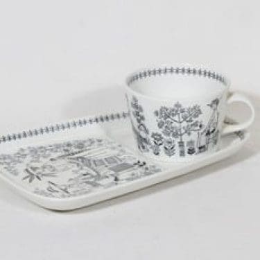 Arabia Emilia kuppi ja erikoislautanen, suunnittelija Raija Uosikkinen, kuparipainokoriste