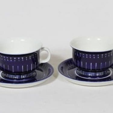 Arabia Valencia teekupit, 22.5 cl, 2 kpl, suunnittelija Ulla Procope, 22.5 cl, käsinmaalattu, signeerattu