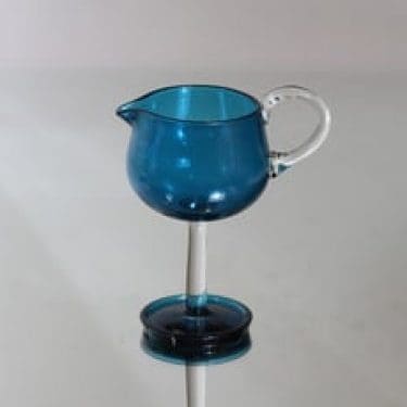 Riihimäen lasi Harlekiini kermakko, sininen, suunnittelija Nanny Still,