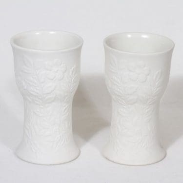 Arabia Suvi maljakot, valkoinen, 2 kpl, suunnittelija Gunvor Olin-Grönqvist, mattalasite