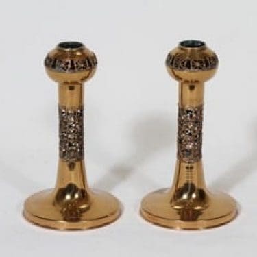 Turun hopea 1961/S kynttilänjalat, pronssi, 2 kpl, suunnittelija Pentti Sarpaneva, pronssi