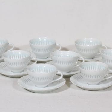 Arabia Rivi mokkakupit, 8 cl, 8 kpl, suunnittelija Friedl Holzer-Kjellberg, 8 cl, riisiposliini, massasigneerattu