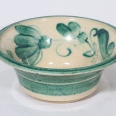 Kupittaan savi kulho, käsinmaalattu, suunnittelija Helmi Suova, käsinmaalattu, signeerattu