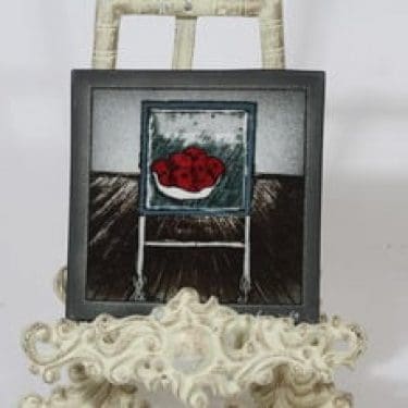 Arabia koristelaatta, Maalausteline, suunnittelija Heljä Liukko-Sundström, Maalausteline, pieni, serikuva, signeerattu