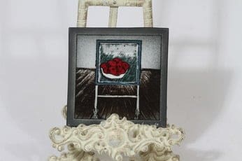 Arabia koristelaatta, Maalausteline, suunnittelija Heljä Liukko-Sundström, Maalausteline, pieni, serikuva, signeerattu