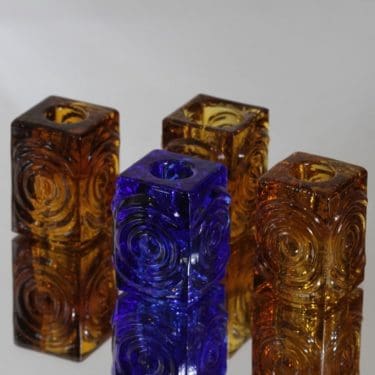 Riihimäen lasi Rengas kynttilänjalat, eri värejä, 4 kpl, suunnittelija Tamara Aladin, pieni, retro